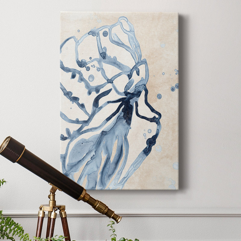 Water Shells I - Impression sur toile tendue, H 36 po x l 24 po x P 1 po