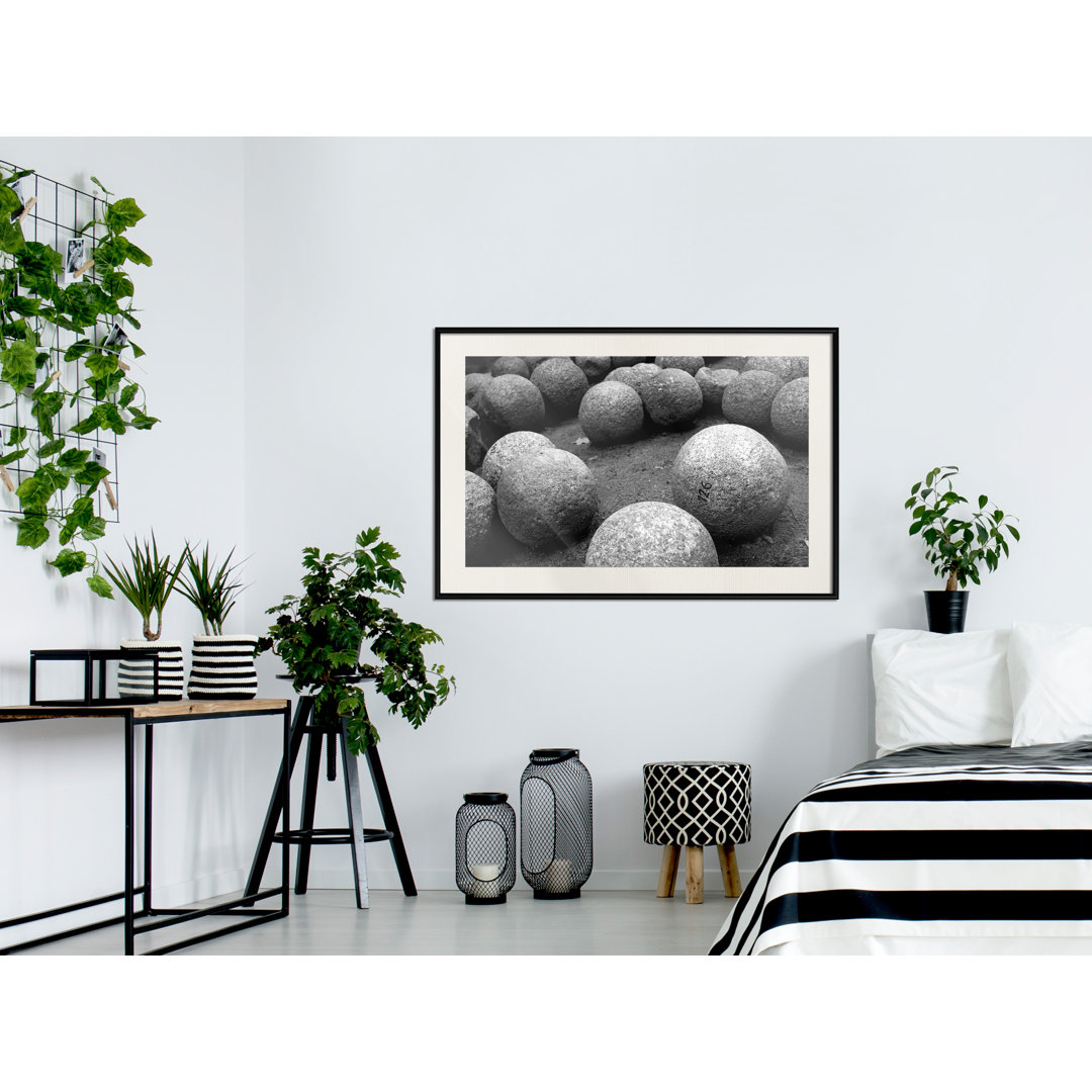 Gerahmtes Poster Stone Spheres