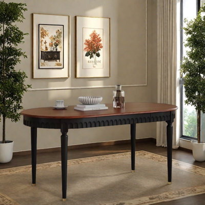Solid Oak Dining Table with Multiple Highlights.
