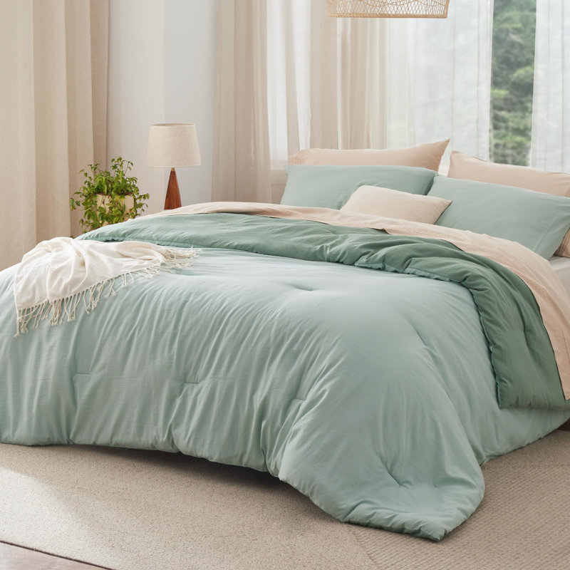 Bedsure Reversible Prewashed Comforter Set, Queen Comforter + 2 Standard Pillowcases, White