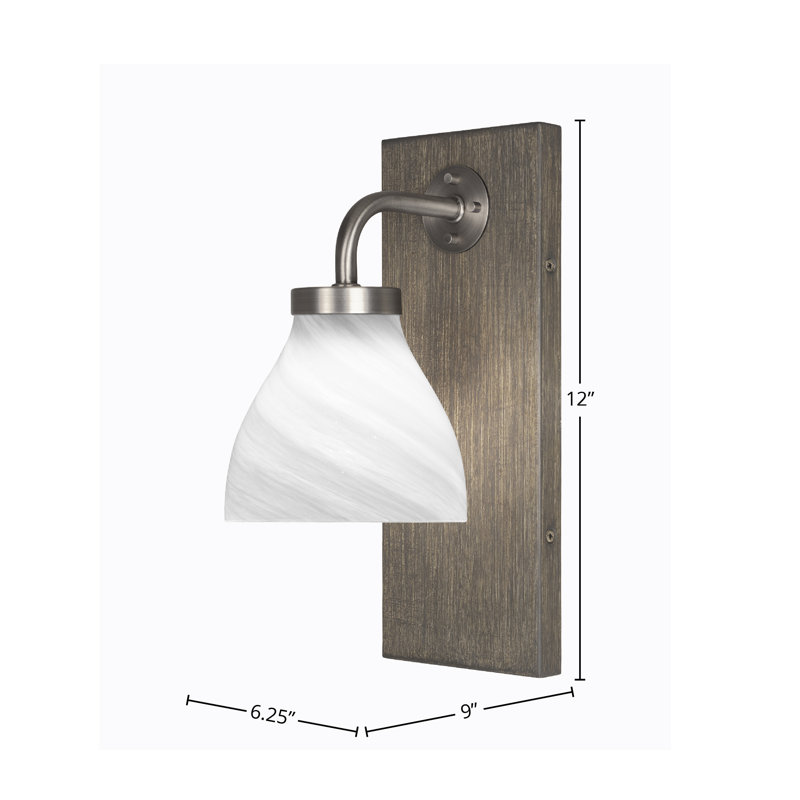 Applique murale Oxbridge présentée en graphite et finition en métal d'aspect bois patiné peint avec verre marbré blanc de 6,25 po