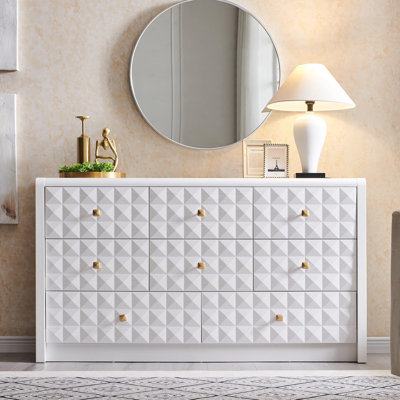 Commode moderne à 8 tiroirs pour chambre à coucher, commodes en bois texturé à losanges de 56 po de largeur et commode à profil courbé, commode moderne Mid-Century