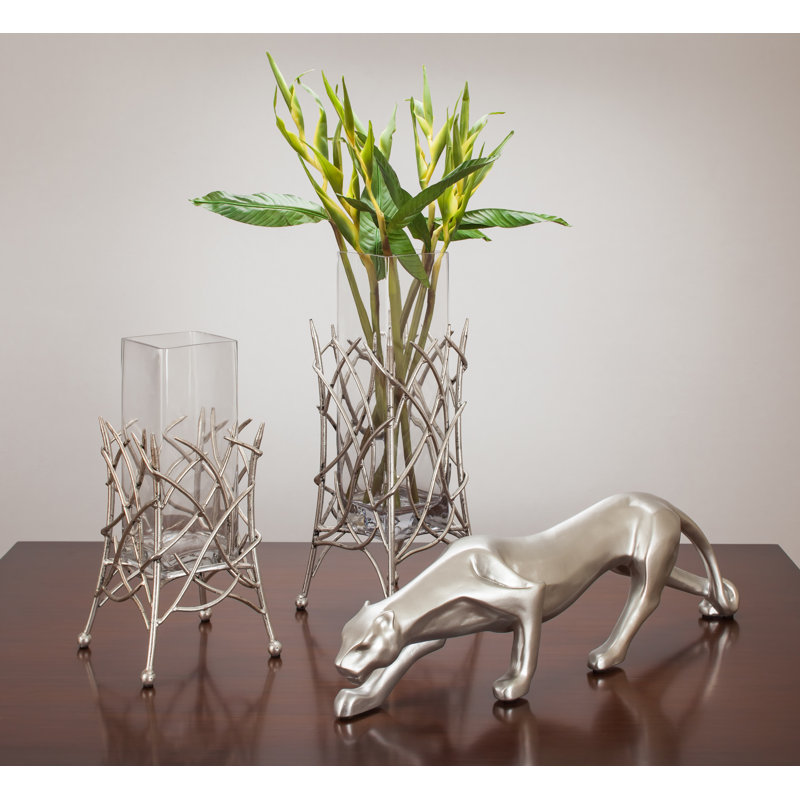 Figurines & Sculptures