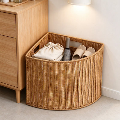 Panier de rangement en coin avec texture tissée, organisateur compact en forme d'éventail pour les espaces étroits, bac en PP robuste avec poignée latérale pour le journal, les serviettes et les articles ménagers