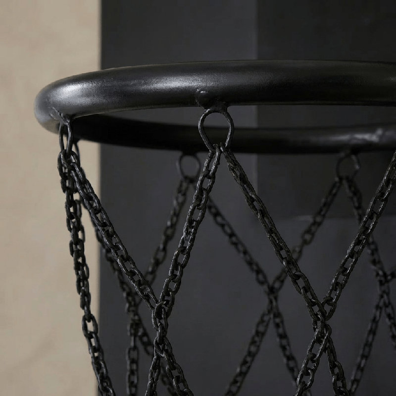 Panier de basketball en cuir noir: décor de sport mural