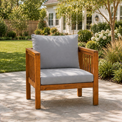 Fauteuil de jardin en bois avec coussins