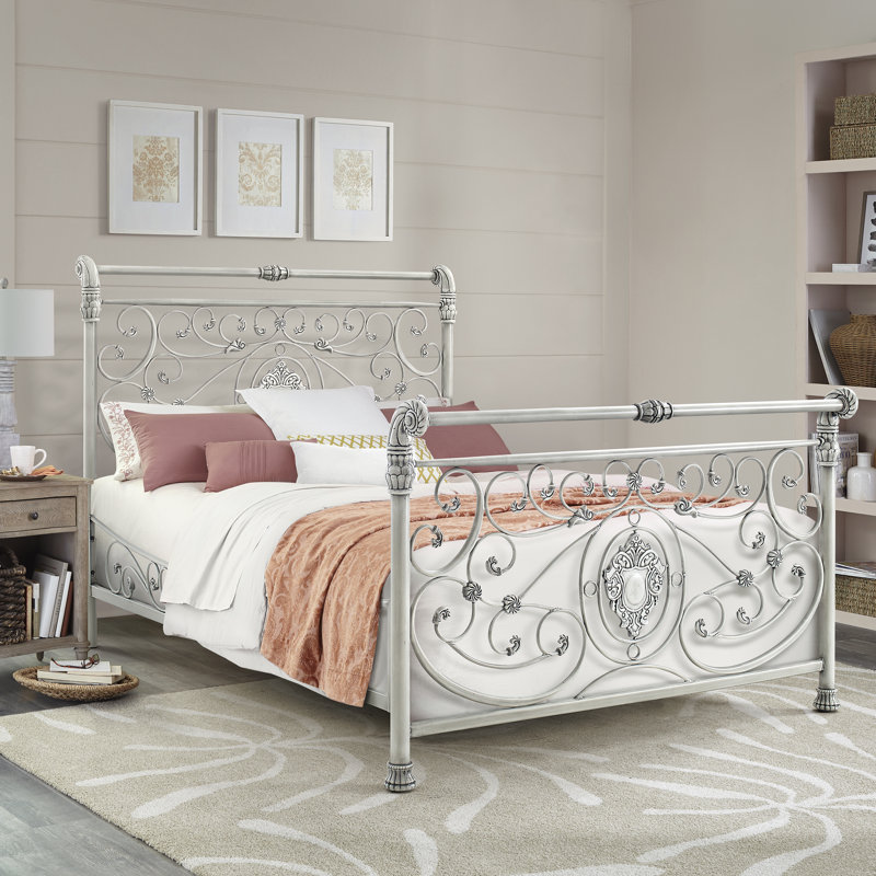 Uli Metal Sleigh Bed, Queen, Brushed White