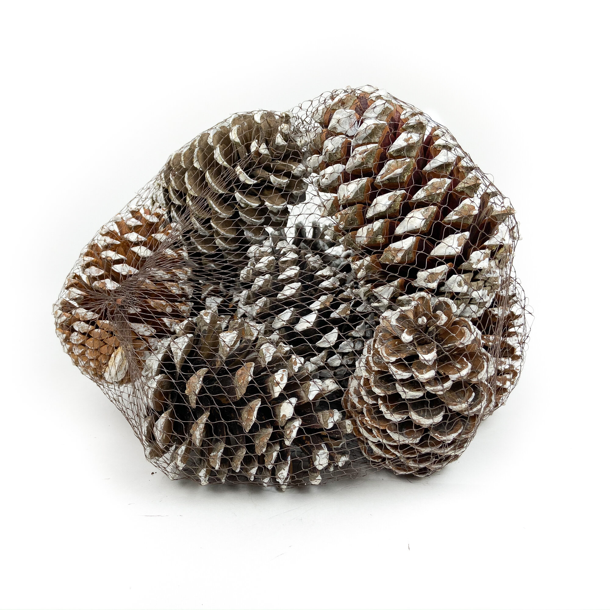 Use pinecones as a vase filler – helps the branches to stay in place –  dolce memoir