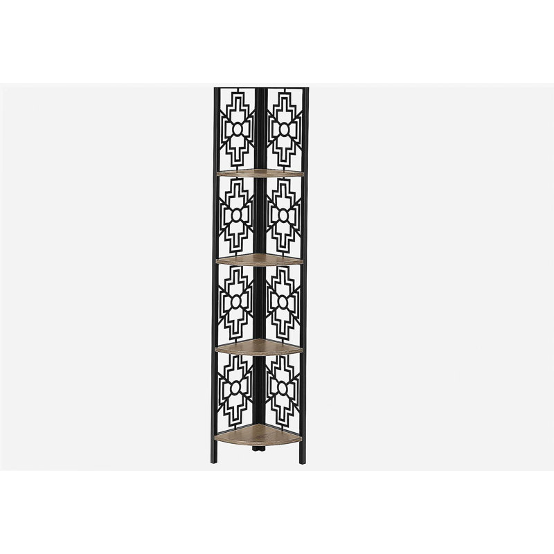 Quatre tablettes d'angle à quatre couches, des tablettes en bois beige et une structure en métal noir, convenant à un usage au bureau