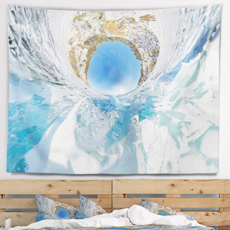 Tapisserie petite planète hummocks baikal landscape ice, H 32 po x l 39 po