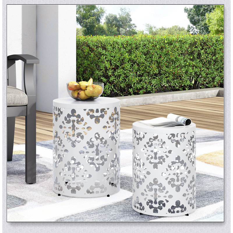 Ensemble de tables d'appoint modernes en métal au design floral élégant pour une vie contemporaine et durable