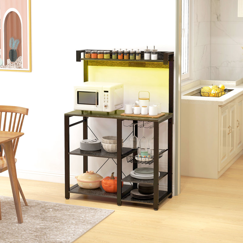 Étagère de boulanger grise. Avec alimentation et système d'éclairage à DEL. Unité de rangement de cuisine avec tablettes, panier en métal, supports en verre. Présentoir moderne, gris. Éclairage de sortie équipé. Polyvalent