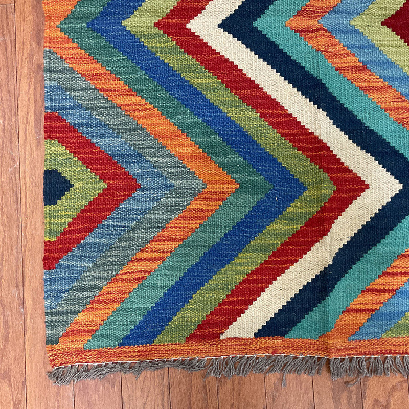 Tapis unique bleu / rouge / orange 3 pi x 3 pi 10 po Jerme