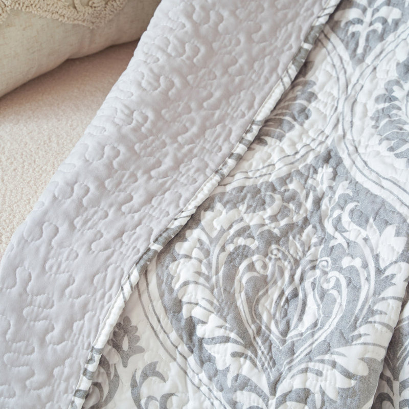 Jeté matelassé Heather Grey White Ogee