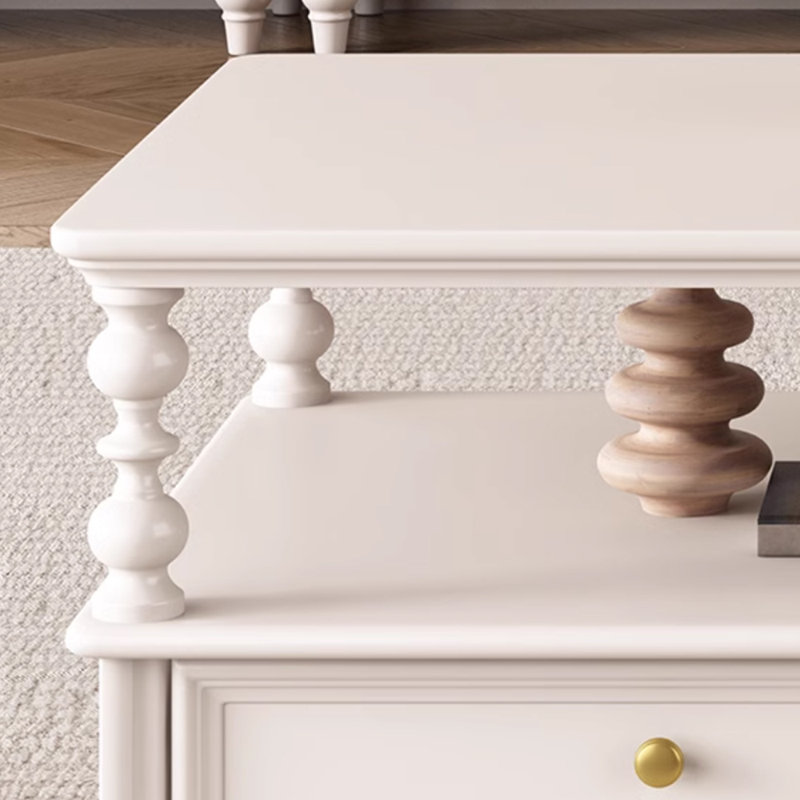 Table de bout en bois massif de style crème français