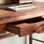 Bureau de style minimaliste-177761173