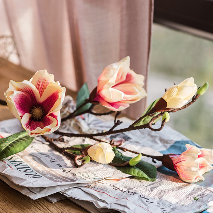 Tige de magnolia en soie, Rose, 3 tiges