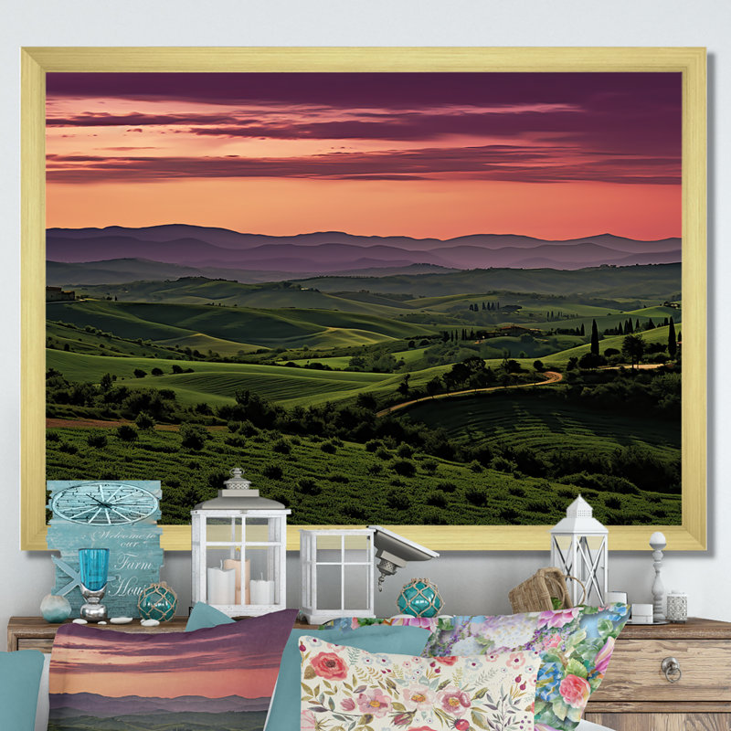 Toscane, crépuscule sur toile, Cadre doré simple, H 34 po x l 44 po x P 1,5 po