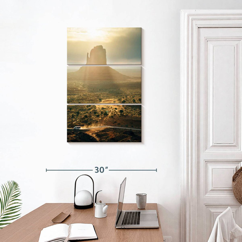 Nicci Monument Valley Arizona Sunrise, H 32 po x l 20 po