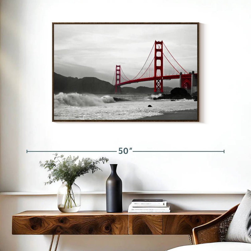 Golden Gate Bridge Beach, 37 po x 25 po, Cadre flottant noyer