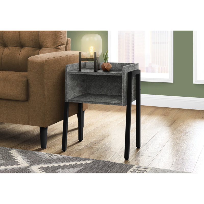 Table robuste en stratifié gris avec des pieds en métal noir et un espace de rangement pour n'importe quelle pièce