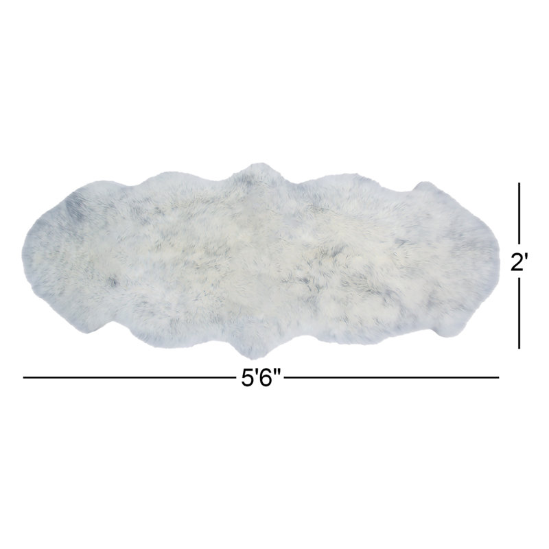 Tapis gris en peau de mouton Keansburg, Nouveauté 2 pi x 5 pi 6 po