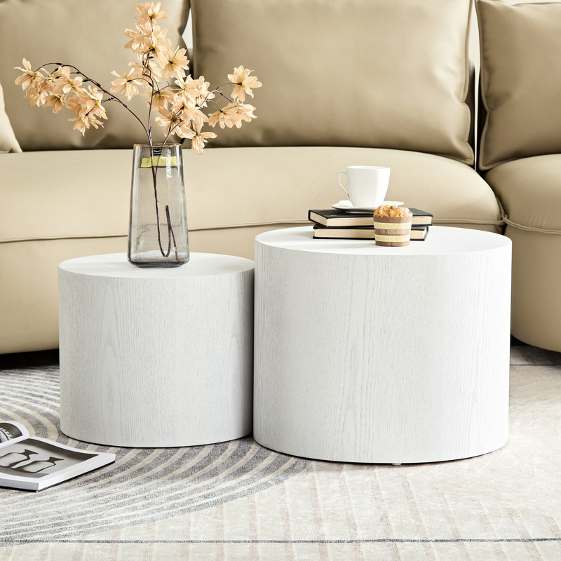 Table basse blanche de 2 personnes avec placage en noyer, idéale pour l'heure du thé