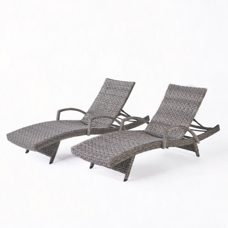 Wicker Chaise Lounge