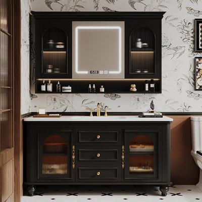 Armoire de salle de bain simple de style médiéval