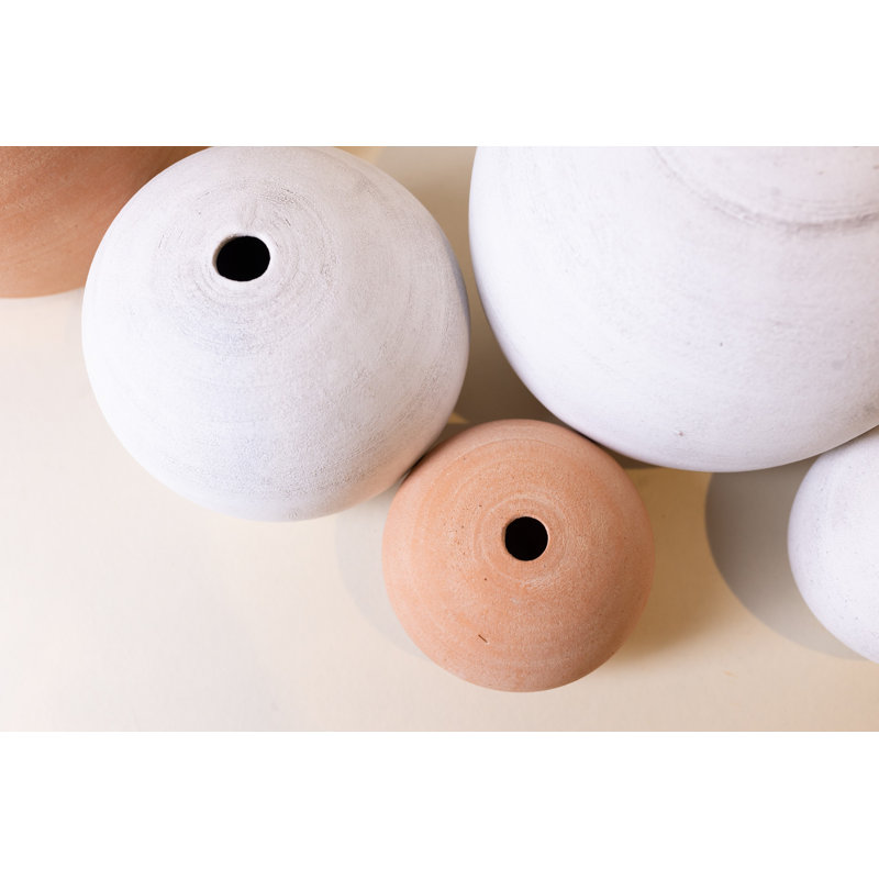 Caera Figurines & Sculptures