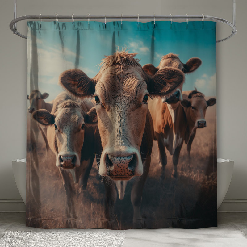 Rideaux de douche Close Up Cows Field, 70in W x 93in H