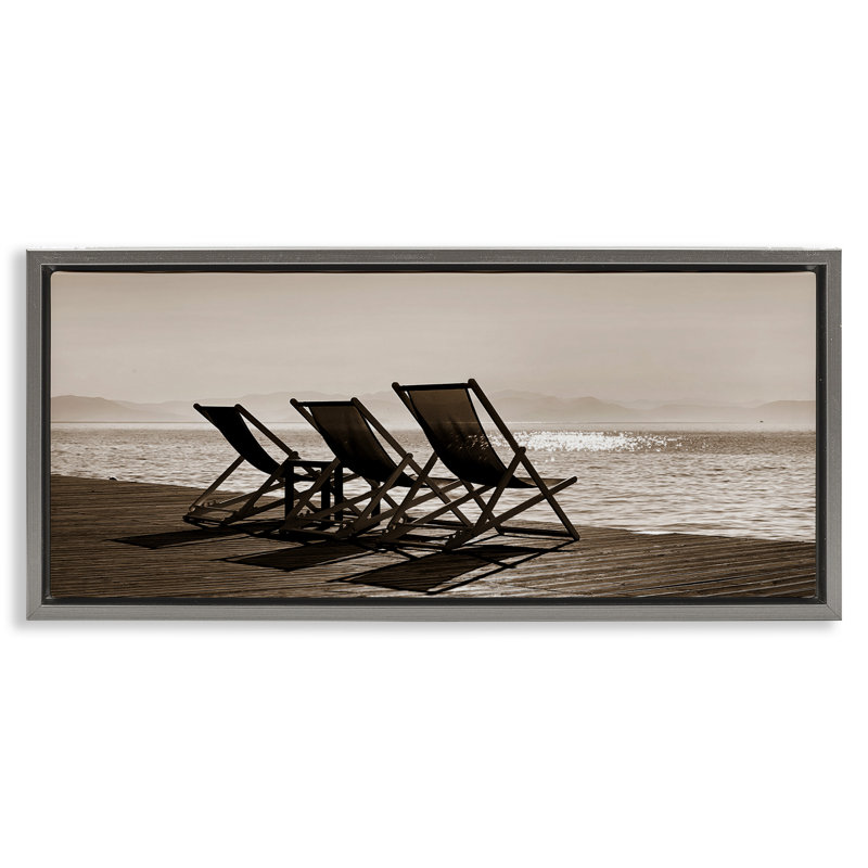 «On Deck Beach Chairs», art mural encadré sur toile flottante par Noah Bay, Cadre flottant gris lustré, H 11 po x l 25 po