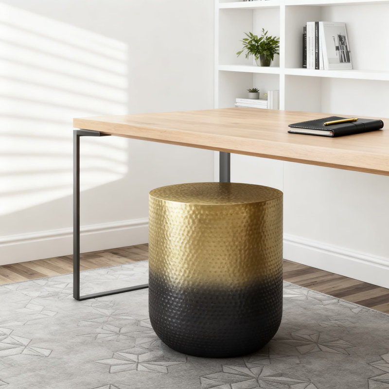 Table d'appoint Nova Boho entièrement assemblée en métal avec finition ombrée dorée, tambour en fer martelé à la main pour le salon et la chambre à coucher