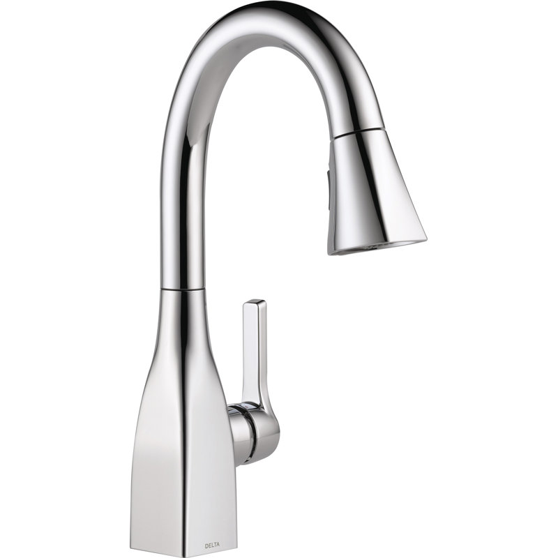 Mateo Pull Down Single Handle Kitchen Faucet with MagnaTite® Docking and Diamond Seal Technology, Chrome