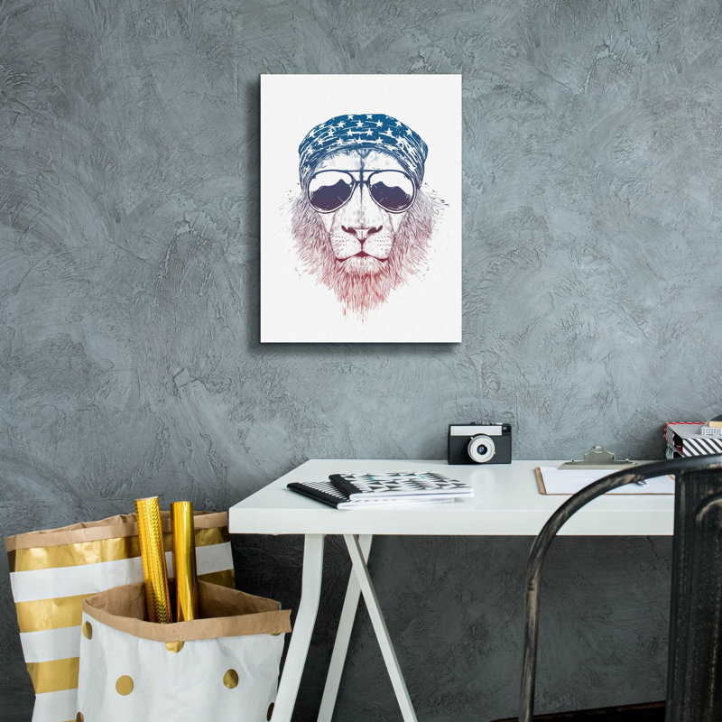 «Wild Lion» par Balazs Solti, art mural sur toile, H 16 po x l 12 po x P 0,75 po