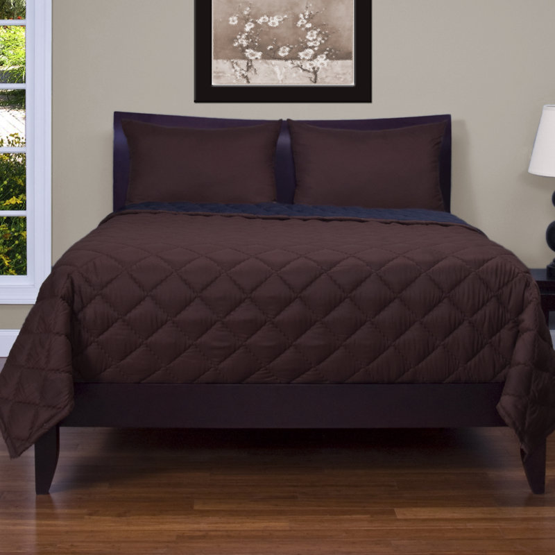Medallion Polyester Quilt, King Quilt + 2 King Shams, Brown / Black
