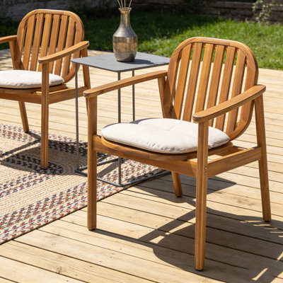 Chaise de patio avec coussin