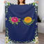 Bordure florale avec jeté en flanelle de luxe, couverture douce et chaude pour le canapé-lit du salon-133687140