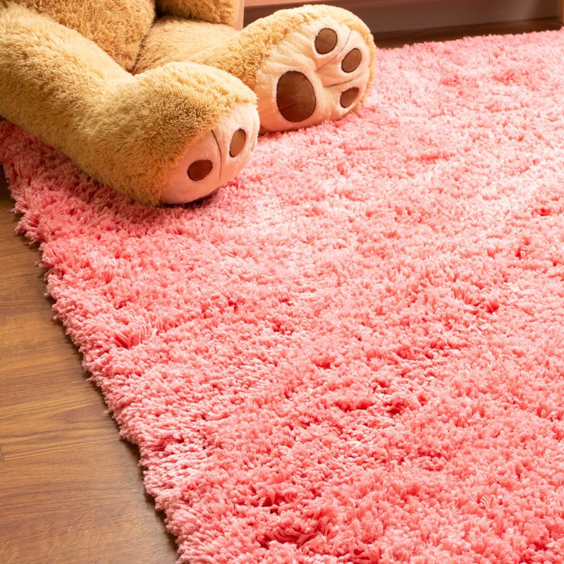 Tapis décoratif rose à poils longs fait à la main Ambriz, Rectangle 5 pi x 7 pi
