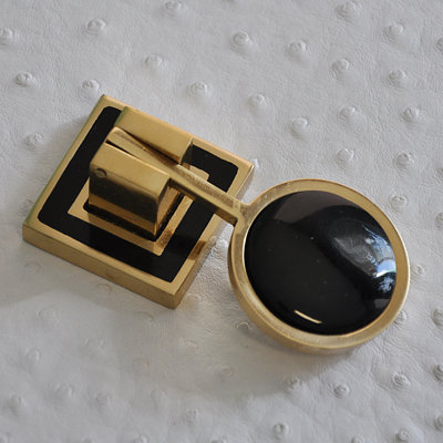 Milan Oversized 3 3/4" Length Novelty Knob