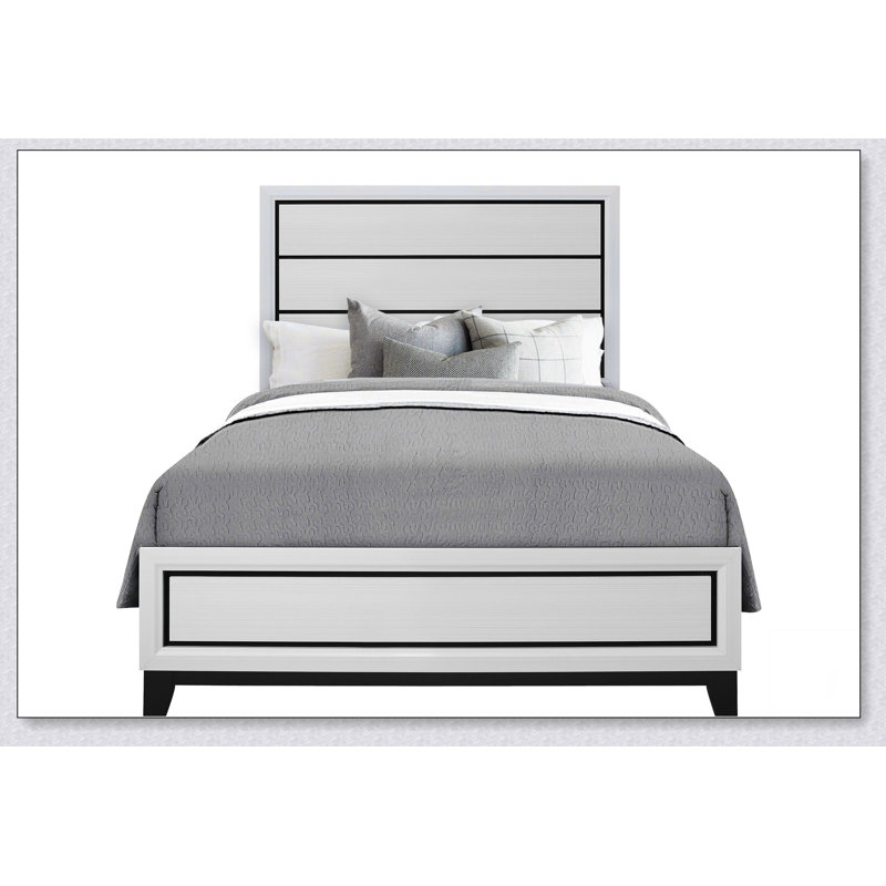 White Bed, Queen