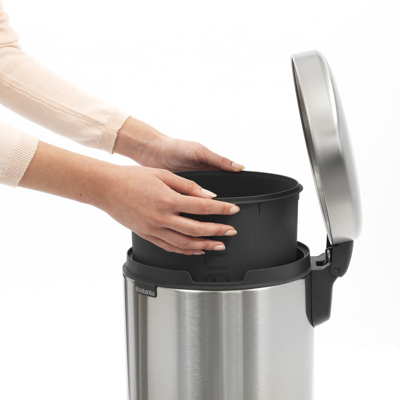 Brabantia NewIcon Soft Closing Pedal Bin, Passion Red, 3 L