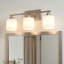 Luminaire de meuble-lavabo 3 lumières 22 po avec abat-jour en verre opale 22 po-133495802