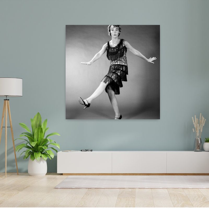 1960S Woman In Flapper Costume Dancing Classic Retro Vintage Wall Art, H 48 po x l 48 po