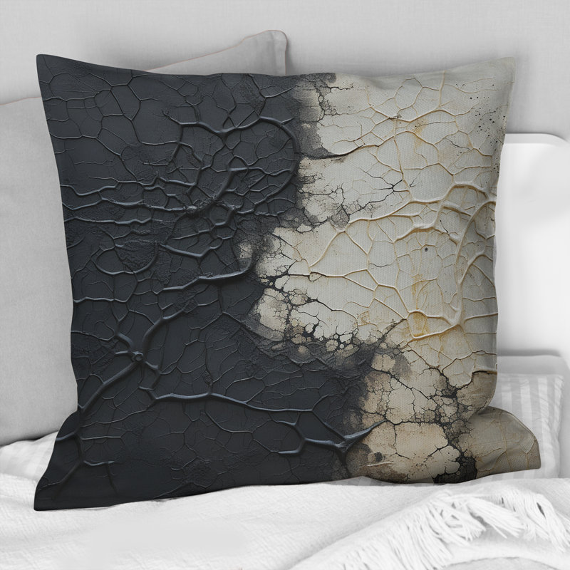 Coussin décoratif blanc et noir à motif abstrait à formes abstraites