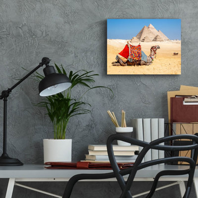 Epic Art «Camel Resting By The Pyramids, Giza, par exemple« Camel Resting By The Pyramids, Giza, Égypte »par Richard Silver