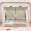 Lit plateforme en bois avec tente et design de maison-745165017-745165022