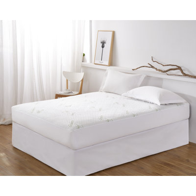 Benally Home Premium Bedding Luxury Ultra Soft 100% Waterproof All Season Rayon from Bamboo Fitted Mattress Protector, Deep Pocket Fits Up to 18 Inch Twin/Single Size