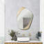 Miroir mural avec cadre en bois abstrait irrégulier, ton bois naturel-166769153-166769159
