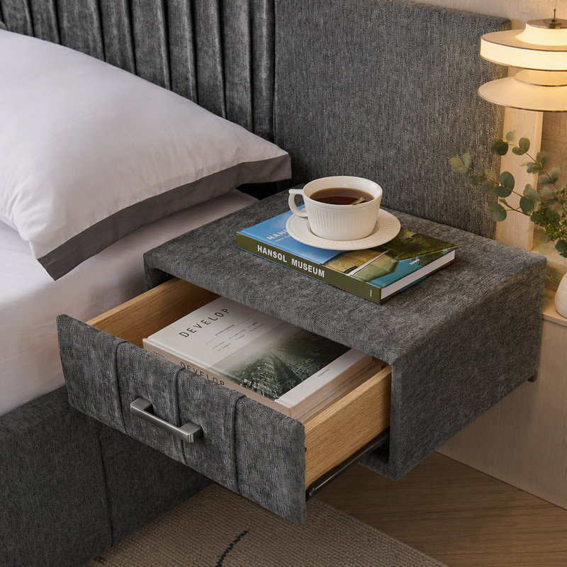 Cadre de lit king size capitonné en tissu chenille, design plissé, table de chevet intégrée et structure robuste - Sommier non requis, gris foncé